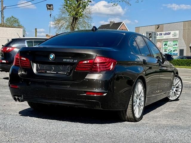 BMW 520d PACK SPORT FACELIFT EURO6B LEDER NAVI 20"ALU HUD, 4 deurs, Achterwielaandrijving, 1995 cc, 4 cilinders