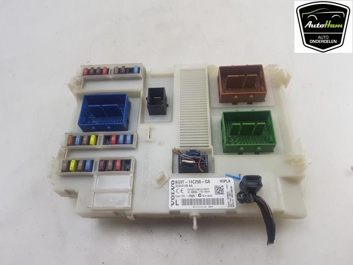 BOITIER FUSIBLES Volvo S60 II (FS) (01-2010/12-2018), Autos : Pièces & Accessoires, Électronique & Câbles, Volvo, Utilisé