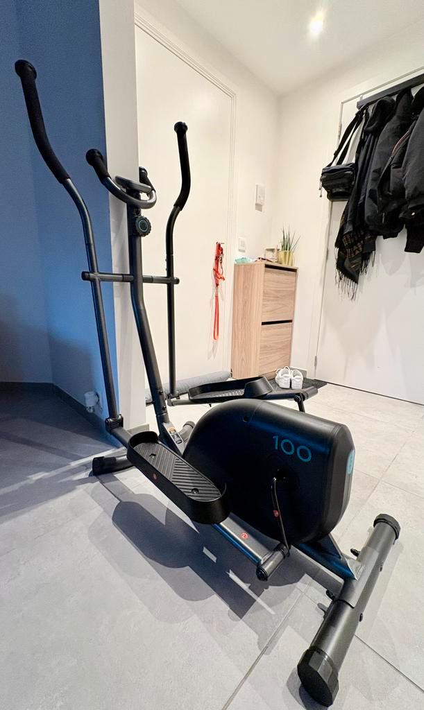 Vélo elliptique Domyos 100 – comme neuf – très peu utilisé, Sports & Fitness, Équipement de fitness, Comme neuf, Bras, Enlèvement