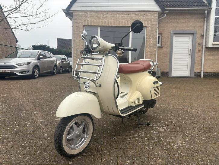 Vespa Look | 50 cc | Kilomètres réduits ! Très bon état, Vélos & Vélomoteurs, Scooters | Marques Autre, Comme neuf, Classe B (45 km/h)