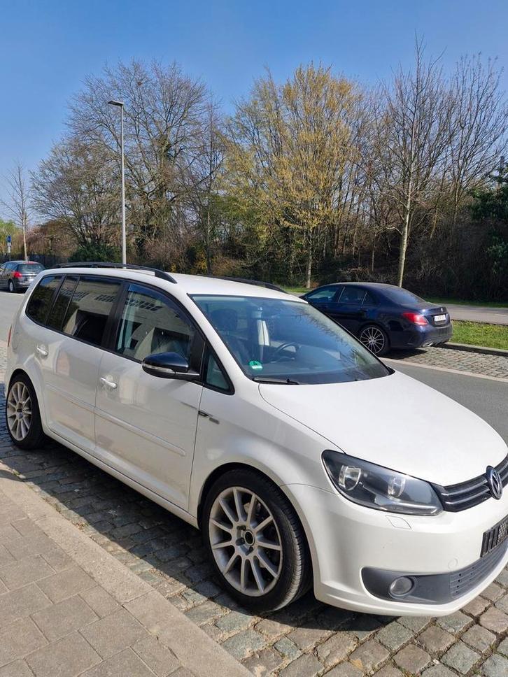 VW TOURAN
1.4 TSI | 5zitpl | Veel opties, Auto's, Volkswagen, Bedrijf, Touran, Zetelverwarming, Trekhaak, Benzine, Euro 5, Ophalen