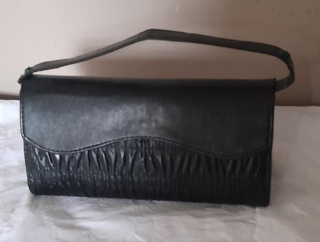 Prachtig klein avond tasje., Ophalen of Verzenden, Zo goed als nieuw, Zwart, Avondtasje