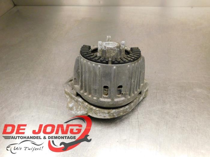 Support moteur d'un Mercedes SLK, Autos : Pièces & Accessoires, Suspension & Châssis, Mercedes-Benz, Utilisé, 3 mois de garantie