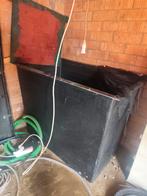 quarantaine bak . Koi Q bak . Polyester bak