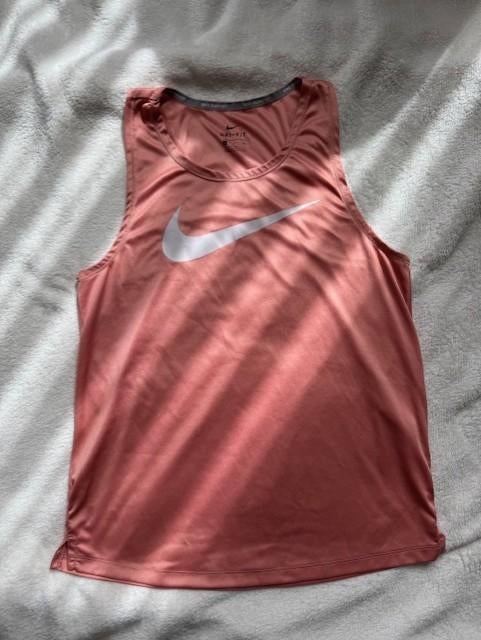 Nike sporttop S, Kleding | Dames, Sportkleding, Overige kleuren, Nike, Nieuw, Ophalen of Verzenden