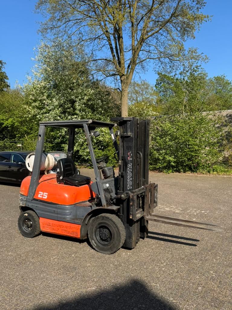 TOYOTA 2.5 LPG / TOYOTA 1.5 LPG / Hyester 2.5 DIESEL, Enlèvement, Chariot élévateur