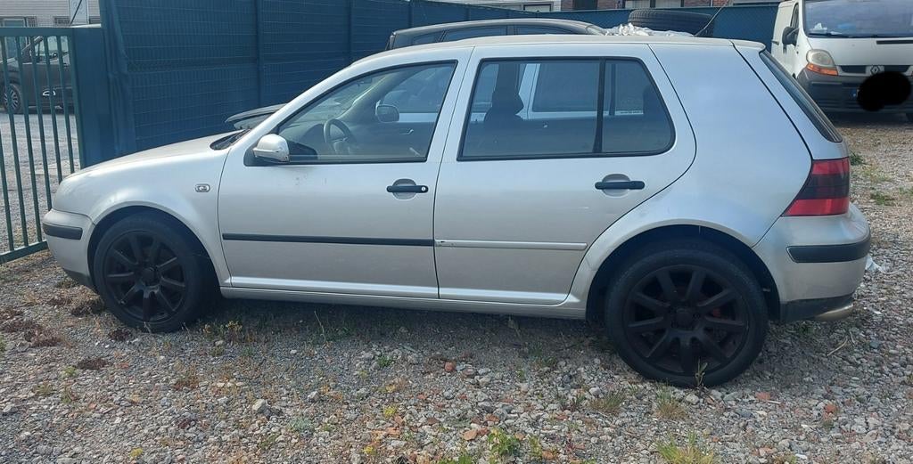 Volkswagen golf 4 ONDERDELEN, Auto-onderdelen, Carrosserie, Bumper, Volkswagen, Voor, Ophalen