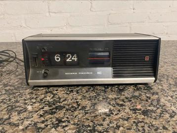 NATIONAL PANASONIC Vintage wekkerradio — model RC-703LB beschikbaar voor biedingen
