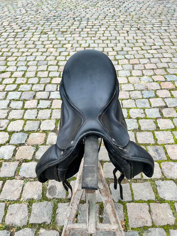 Tech One dressuurzadel, Dieren en Toebehoren, Paarden en Pony's | Zadels, Zo goed als nieuw, Dressuur, Ophalen