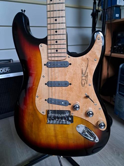 Stratocaster Kritz comme neuve, Musique & Instruments, Instruments à corde | Guitares | Électriques, Comme neuf, Fender, Enlèvement ou Envoi