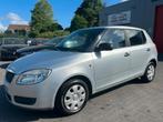 Skoda Fabia 1.2 benzine bj 2008 137000 km Goede Staat, Auto's, Voorwielaandrijving, Stof, Zwart, 4 cilinders