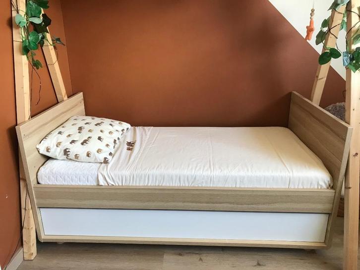 Meegroeibed 140x70, Kinderen en Baby's, Kinderkamer | Bedden, Zo goed als nieuw, 140 tot 160 cm, 70 tot 85 cm, Lattenbodem, Ophalen