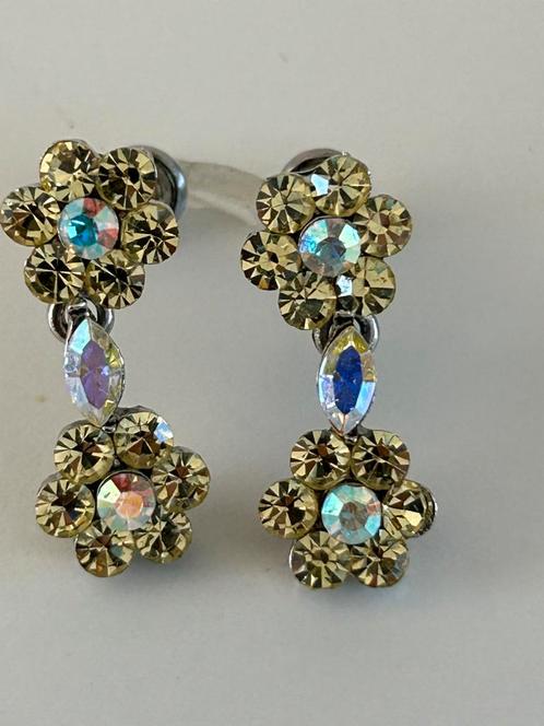 Oorbellen met strasssteentjes, Handtassen en Accessoires, Oorbellen, Gebruikt, Hangers, Overige materialen, Overige kleuren, Met strass
