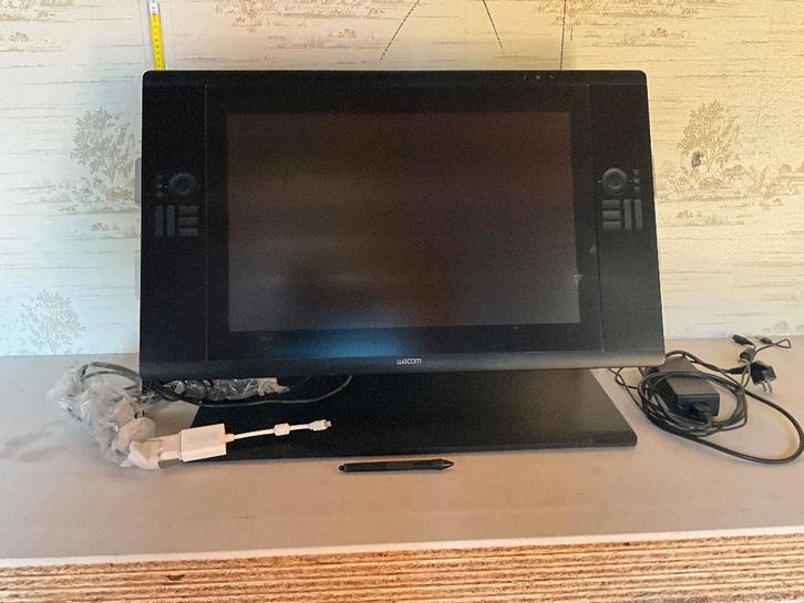 Wacom cintic 24 HD pro, Informatique & Logiciels, Tablettes graphiques, Comme neuf, Filaire, Multi-touch, Enlèvement