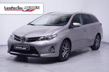Toyota Auris 1.8 First Edition navigatie camera private glas beschikbaar voor biedingen
