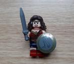 LEGO minifig sh0221 Wonder Woman met schild en zwaard, Ophalen of Verzenden, Lego