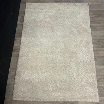 Rhombus Off White Tapijt 160x230cm beschikbaar voor biedingen
