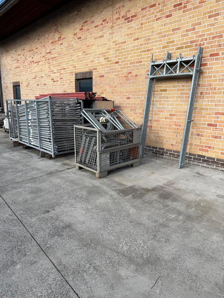 Mooie alu stelling Altrad, Doe-het-zelf en Bouw, Steigers, Zo goed als nieuw, Ophalen