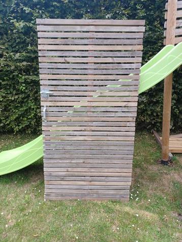 Tuinschermen met bijhorende tuinpoort beschikbaar voor biedingen