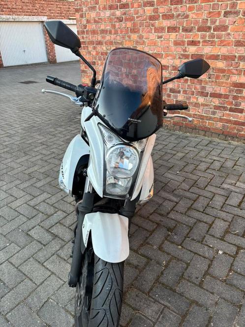 Kawasaki 650 cc blanche, Motoren, Motoren | Honda, Particulier, Naked bike, meer dan 35 kW, 2 cilinders, Ophalen