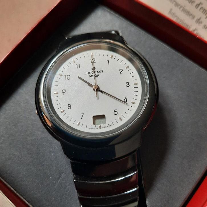 Junghans uurwerk ( Mega Ceramic ), Handtassen en Accessoires, Horloges | Heren, Ophalen of Verzenden