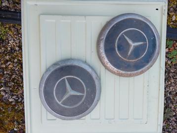 Enjoliveurs de roues Mercedes, années 50 ou 60