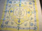 Vintage sjaal ZIJDE, geel en blauw, 75 x75 cm, Kleding | Dames, Sjaal, Zo goed als nieuw, Verzenden