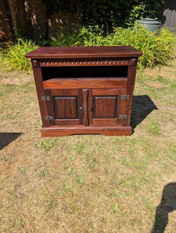 Tv meubel beschikbaar voor biedingen