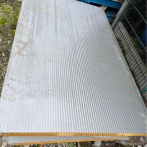 ca 28m² nieuwe sandwichpanelen 6cm dik, Doe-het-zelf en Bouw, IJzerwaren en Bevestigingsmiddelen, Nieuw, Ophalen
