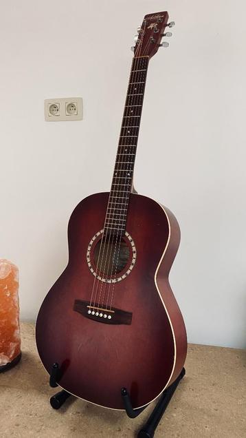 Art & Lutherie Folk Spruce Burgundy disponible aux enchères