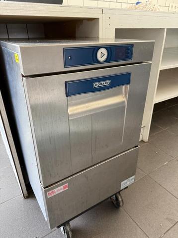 HOBART Glazenwasser met osmose beschikbaar voor biedingen