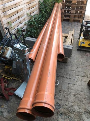 Pvc buizen + hulpstukken beschikbaar voor biedingen