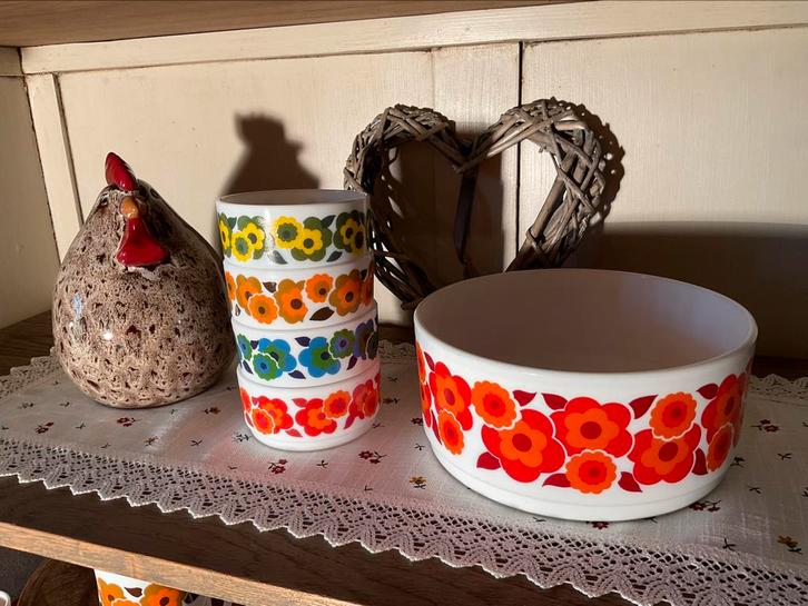 Arcopal Lotus - Set Dessertkommetjes en grote Schaal, Huis en Inrichting, Keuken | Servies, Bord(en), Glas, Ophalen of Verzenden
