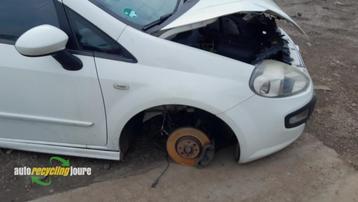 Buitenspiegel rechts van een Fiat Punto beschikbaar voor biedingen