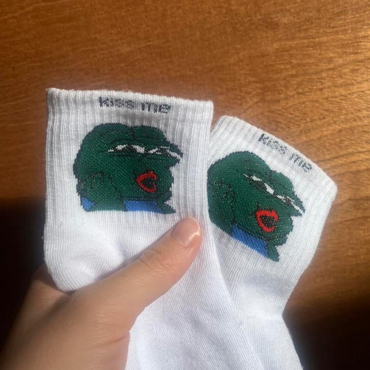 Kiss me frog meme kousen, Kleding | Dames, Sokken en Kousen, Nieuw, Kousenvoetjes en Kniekousjes, Maat 35 t/m 38, Wit, Ophalen of Verzenden