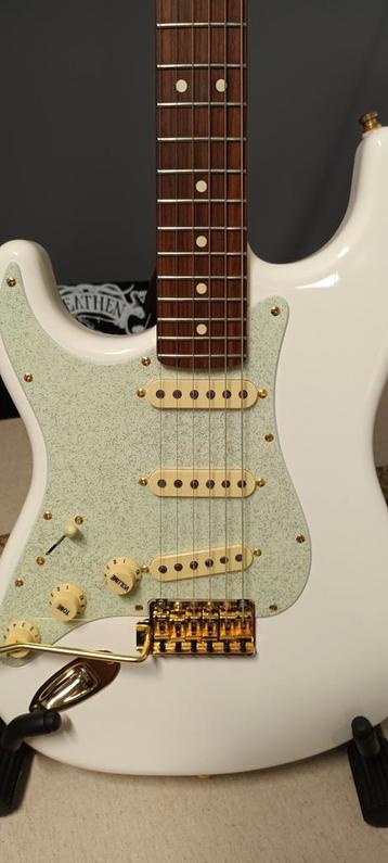 Custom made linkshandige strat met Jimi Hendriks look beschikbaar voor biedingen