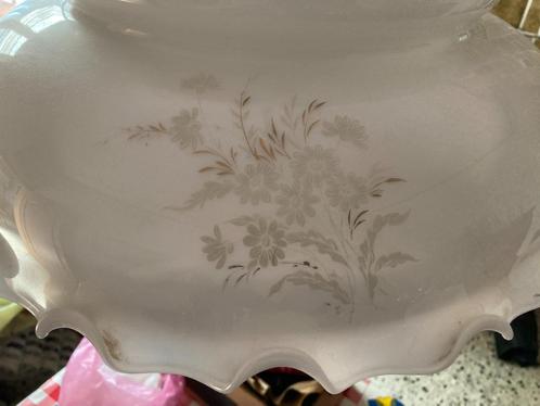 vintage luster/luchter met kap in melkglas (versierd), Huis en Inrichting, Lampen | Hanglampen, Zo goed als nieuw, 75 cm of meer