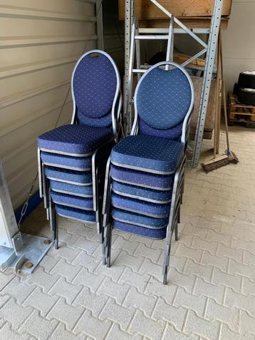 Stapelstoel stackchair gestoffeerde stoel beschikbaar voor biedingen