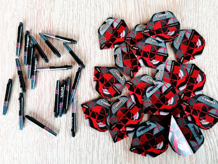 6 Sets Red Dragon shafts & flights., Sport en Fitness, Darts, Nieuw, Flights, Ophalen of Verzenden