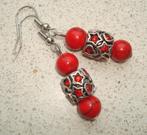 Oorbellen van rood natuursteen en strassbedels, Bijoux, Sacs & Beauté, Boucles d'oreilles, Pendantes, Envoi, Neuf, Rouge