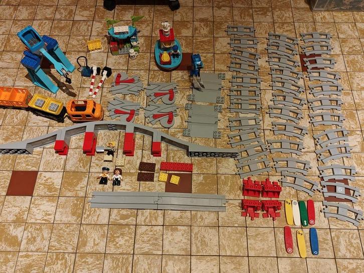 Duplo goederentrein 10875 + 2 uitbreidingen NP 250 euro, Kinderen en Baby's, Speelgoed | Duplo en Lego, Gebruikt, Duplo, Ophalen