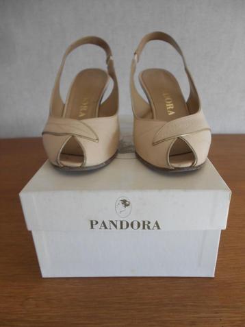 Chaussures à talon Pandora beschikbaar voor biedingen