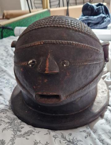 Tabwa masker Congo beschikbaar voor biedingen