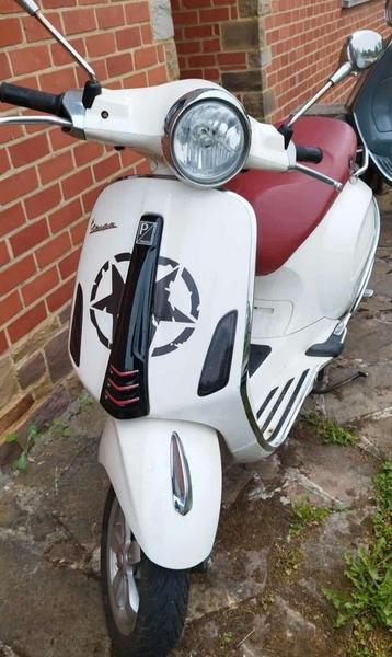 Vespa 50  beschikbaar voor biedingen