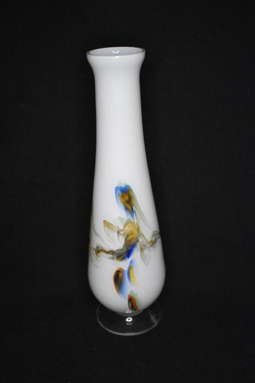 Handgemaakte vaas van geblazen glas, Antiek en Kunst, Antiek | Vazen, Ophalen of Verzenden