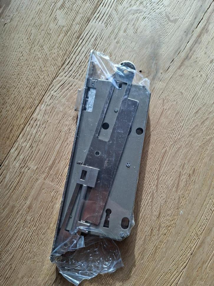 omkeerbaar insteekslot M210 grijs staal 90x50mm, Doe-het-zelf en Bouw, Hang- en Sluitwerk, Nieuw, Slot, IJzer, Ophalen
