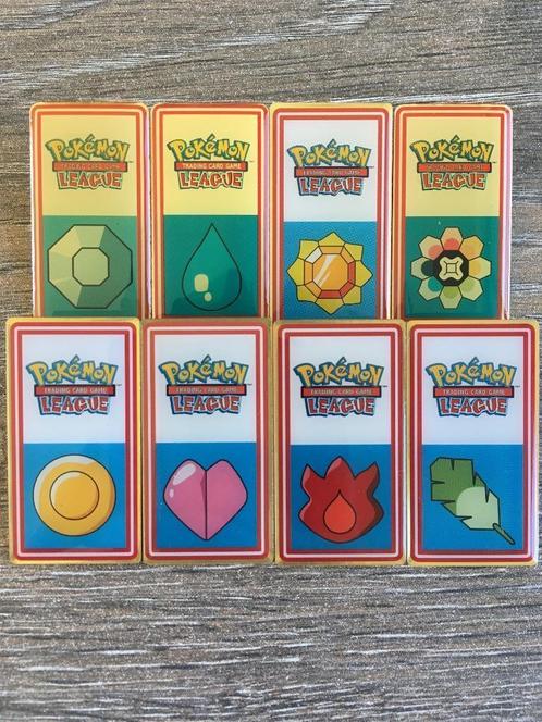8 Vintage Kanto Gym Badges WOTC 1999-2000, Hobby en Vrije tijd, Verzamelkaartspellen | Pokémon, Zo goed als nieuw, Overige typen