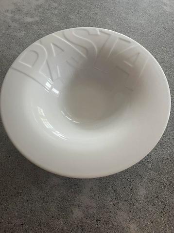 Pasta borden beschikbaar voor biedingen