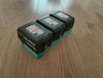 Makita 18V Batterijhouder ( 3 in 1) beschikbaar voor biedingen