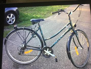 Damesfiets beschikbaar voor biedingen